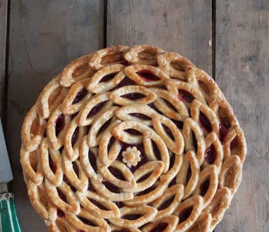Before & After Pics of Amazing Pie Crusts From Talented Baker