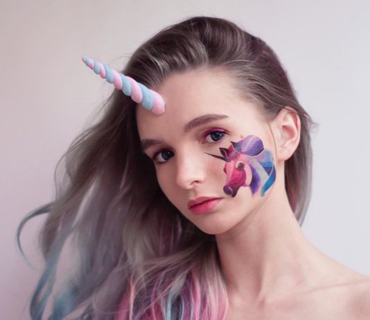 Sasha Unisex’s Awesome Temporary Facial Tattoos