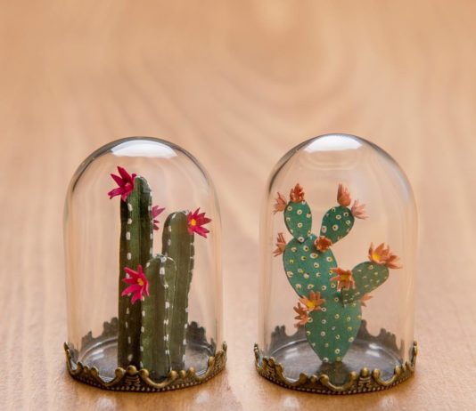 She Needs Up To 20 Hours to Create These Miniature Paper Plants
