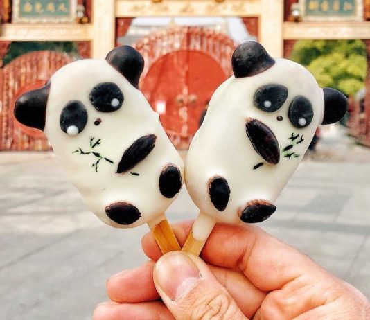 Self-Taught Baker Creates These Adorable Cake Popsicles