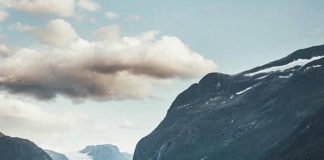 These Stunning “Van Life” Pictures Will Make You Want to Quit Everything and Travel the Globe