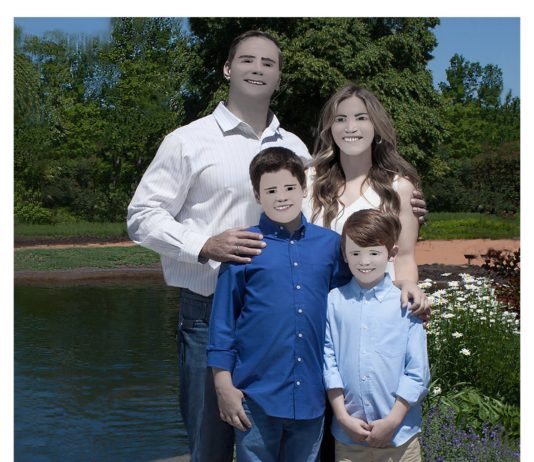 Professional Photographer Showed Family Photos of Them They Couldn’t Believe