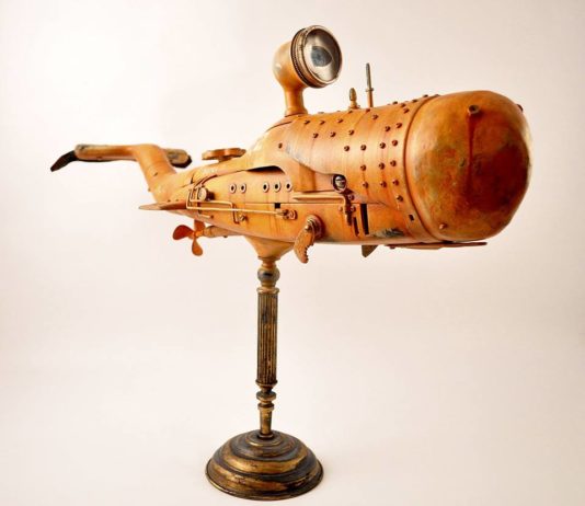Guy Creates Awesome Steampunk Sculptures from Trash