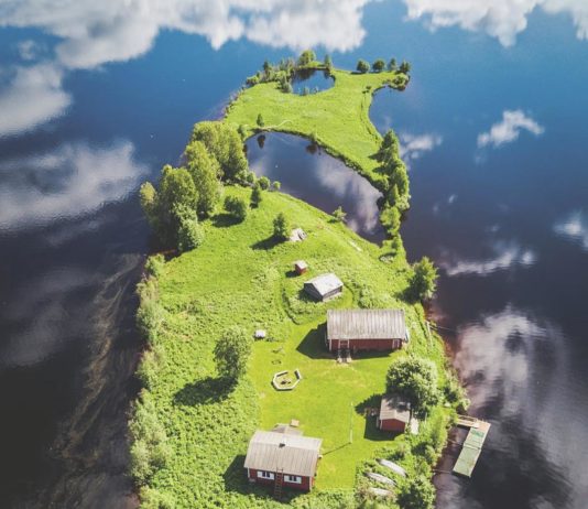 Photographer Shows Captivating Beauty of Kotisaari Island Through Seasons