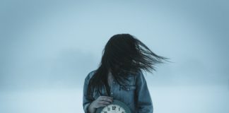 A Time Traveler That Took This Picture In 6000!