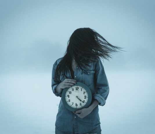 A Time Traveler That Took This Picture In 6000!