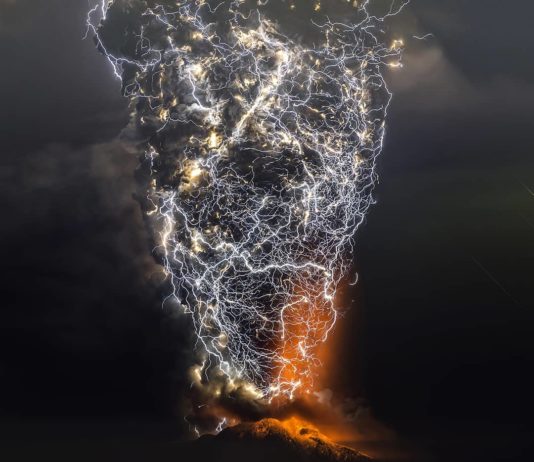 Chilean Photographer Captures Impressive Photos of Volcanic Eruptions and Lightning Storms