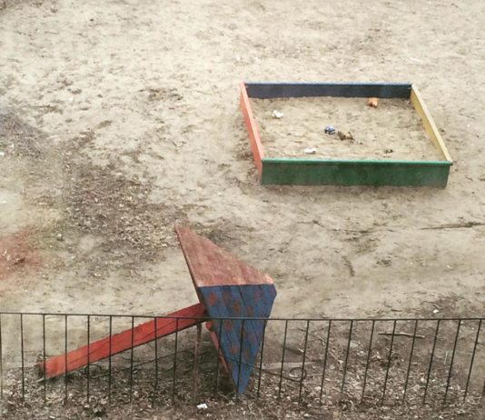 Artist Manipulates the World Around Him Using Video Editing Tools