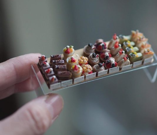 Artist Makes Miniature Interior Decorations With Incredible Attention to Detail