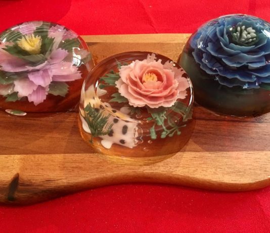 Artist Creates Amazing Jelly Cakes