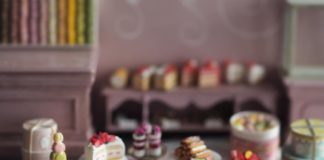 Japanese Artist Creates Highly-detailed Miniature Antiques and Desserts