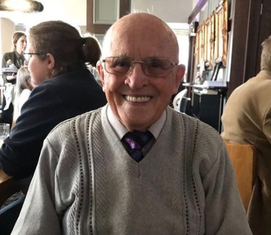 87-Years-Old’s Face Lights Up Every Time He Opens the Door and Sees His Granddaughter