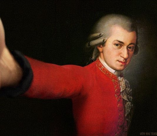 When Characters From Famous Paintings Take Selfies