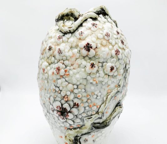 Artist Turns Beauty of Seasonal Woodlands into Colorful Ceramic Vases