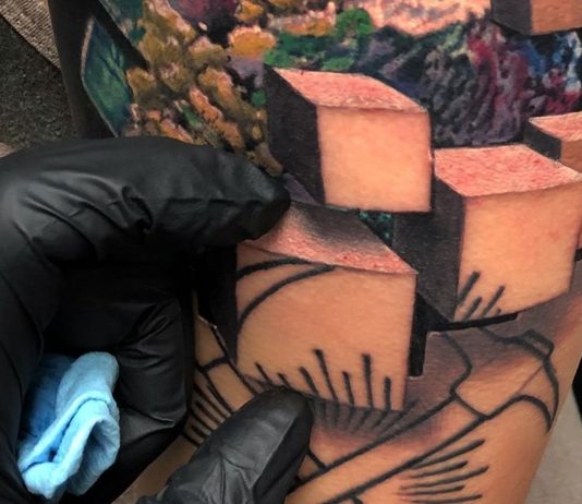Tattoo Artist Creates 3D Tattoos Like You’ve Never Seen Before