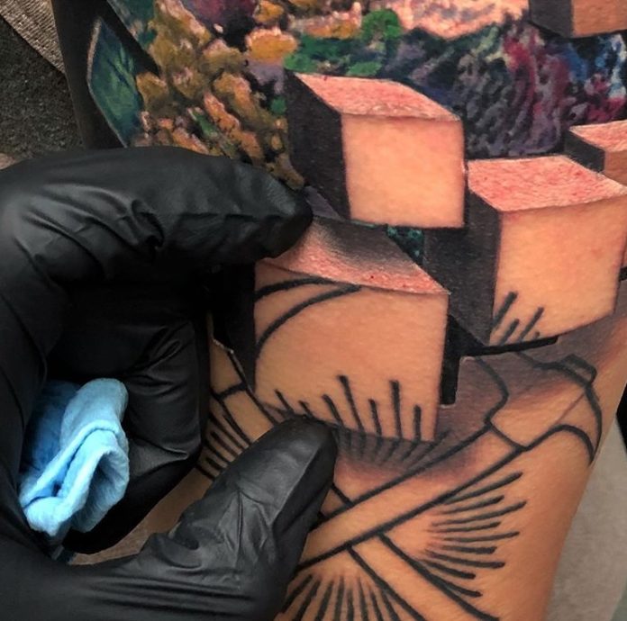 Tattoo Artist Creates 3D Tattoos Like You've Never Seen Before - PlayJunkie