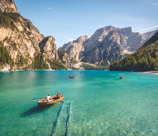 Man Uses Science to Clean his Childhood Lake