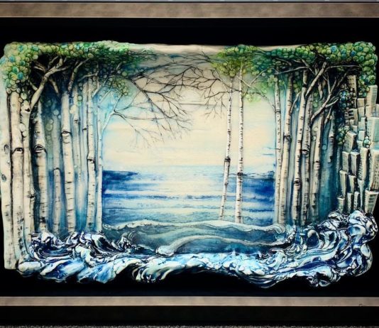 Sculptor Uses Multilayered Techniques to Create Beautiful Woodlands