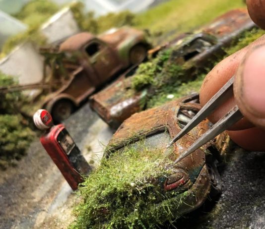 Malaysian Artist Creates Stunning Dioramas with Miniature Modelling