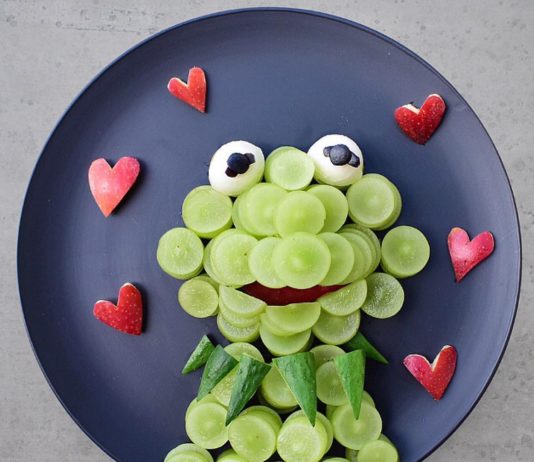 Mom Creates Adorable Food Art That Any Kid Will Love