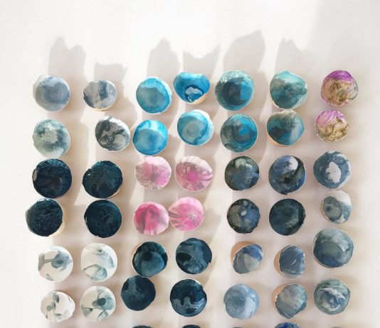 Artist Turns Cracked Eggshells into Amazing Works of Art