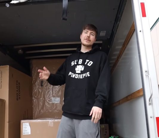 YouTuber Gifts a House to a Homeless Person
