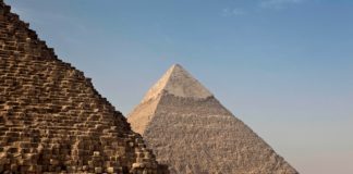 Man Builds a Miniature Great Pyramid of Giza