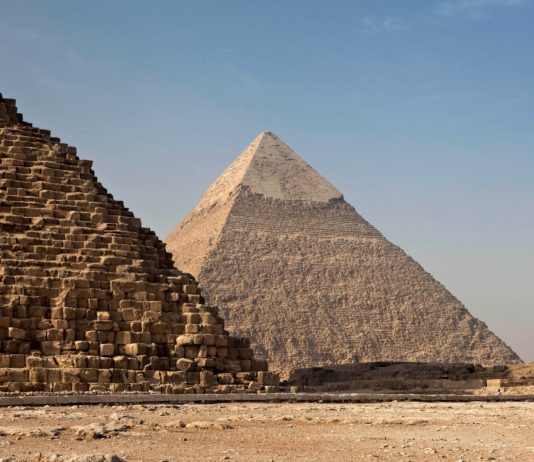 Man Builds a Miniature Great Pyramid of Giza