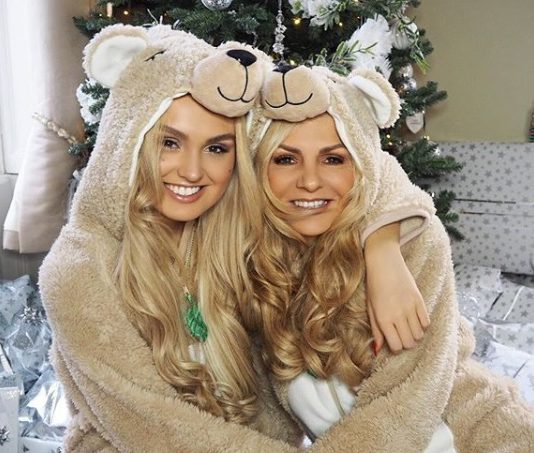 British Mom Becomes Famous After Copying Her Daughter