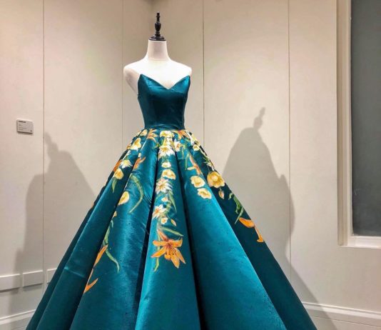 Creative Teen Dubbed “Painting Princess” After Sewing Her Own Prom Dress