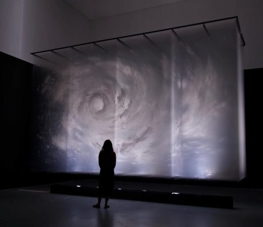 This Artist Uses Transparent Plastic Sheets to Create One of a Kind 3D Art