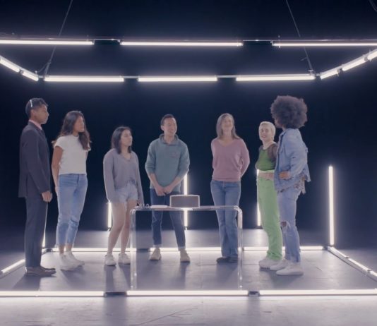 Group of Vegans Tries to Find a Meat-Eater Among Themselves