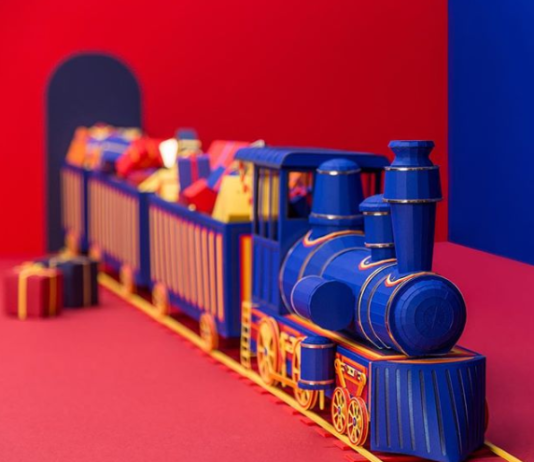 This Paper Artist Is Clearly Having Fun
