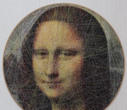Russian Programmer Recreates Classical Artwork Using Threads and Mathematics Algorithm