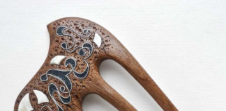 Russian Artists Creates Vintage-Looking Hair Accessories and Jewelry