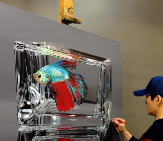 Korean Artist is Creating Incredibly Realistic Paintings of Fish