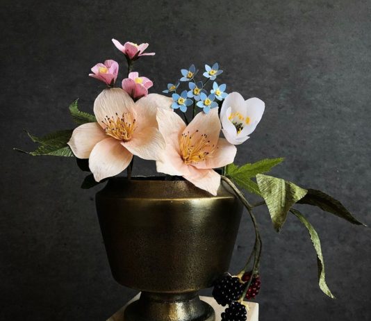 Stephanie Redlinger Makes Whole Gardens Out of Paper