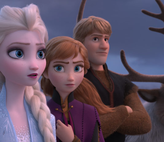“Frozen 2” Cast Performs in Front of Live Traffic