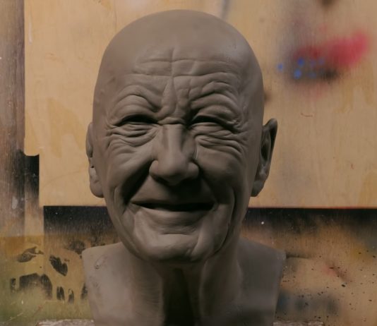 Check out Timelapse Video of a Sculptor Creating Stan Lee Bust