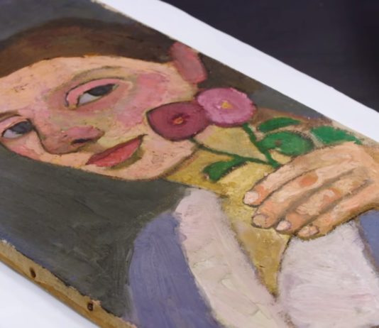 Watch This Talented Artist Restoring a 100-Year-Old Painting