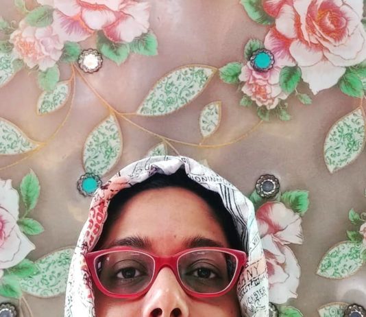 Journalist Showcases the Colorful Ceilings of Mumbai Taxis