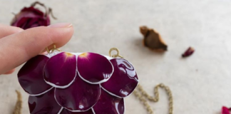 These Jewelries Are Made of Flower Petals