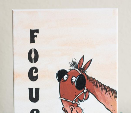 Single Mom Paints Boards to Make Other Families Happy