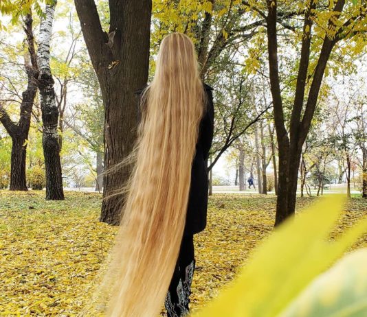 Woman Who Hadn’t Got a Haircut in 28 Years Looks Like a Real-Life Rapunzel