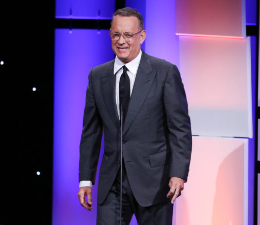 Tom Hanks Becomes an Instant Meme at the 2020 Golden Globes