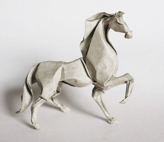 Vietnamese Artist Creates Beautiful 3D Animal Origami