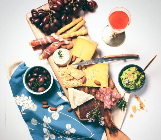 Add a Soft Touch to Your Kitchen with These Textiles