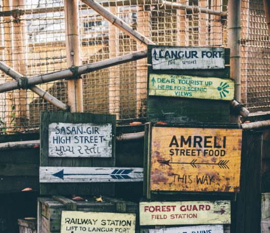 40+ Hilarious Zoo Signs You Won’t Believe Exist