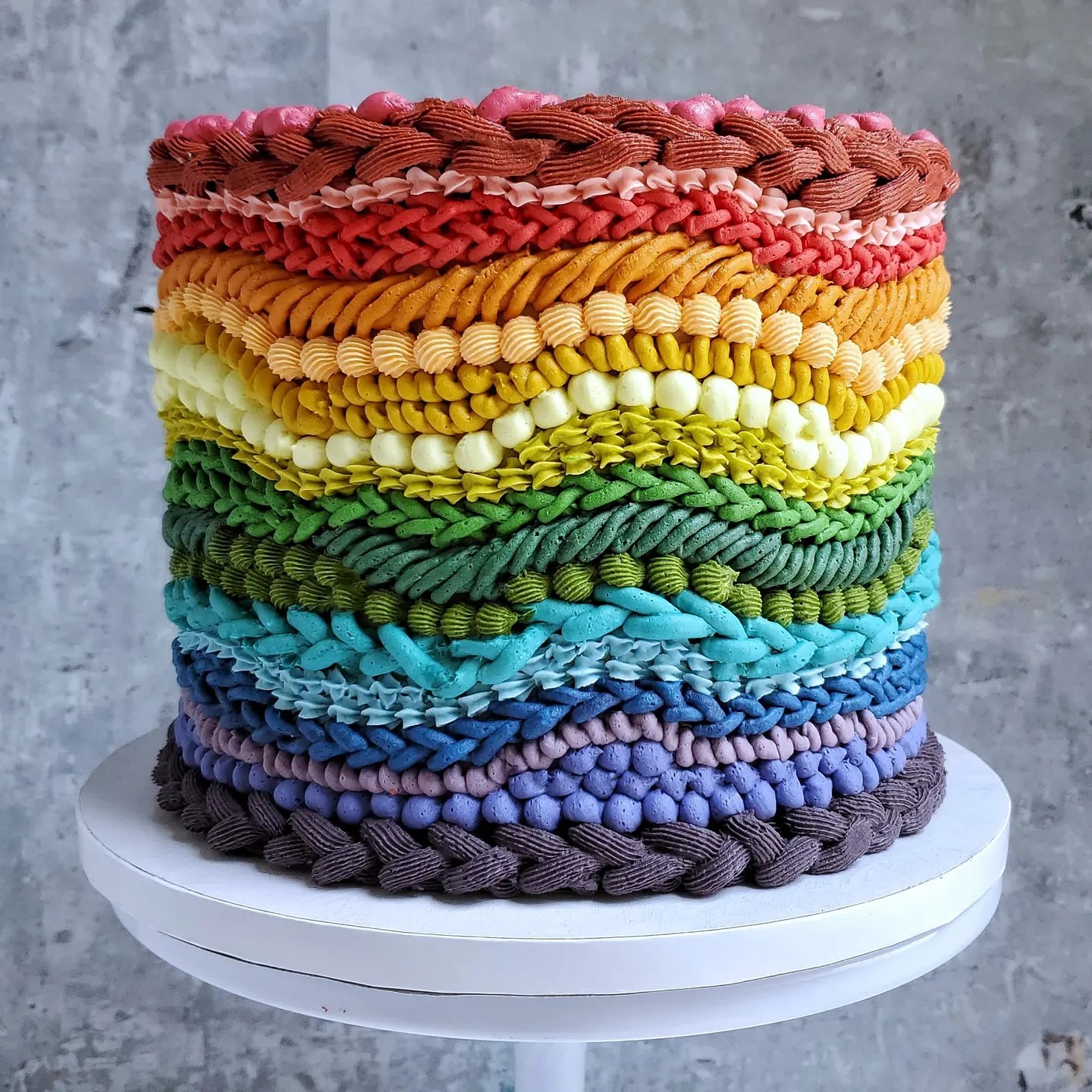 connecticut-home-baker-makes-jaw-dropping-cakes-playjunkie