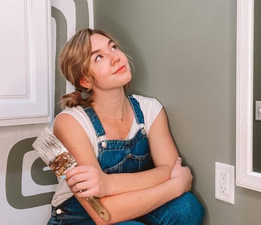 Annika Hinds Will Inspire You to Give Your Home a Colorful Makeover